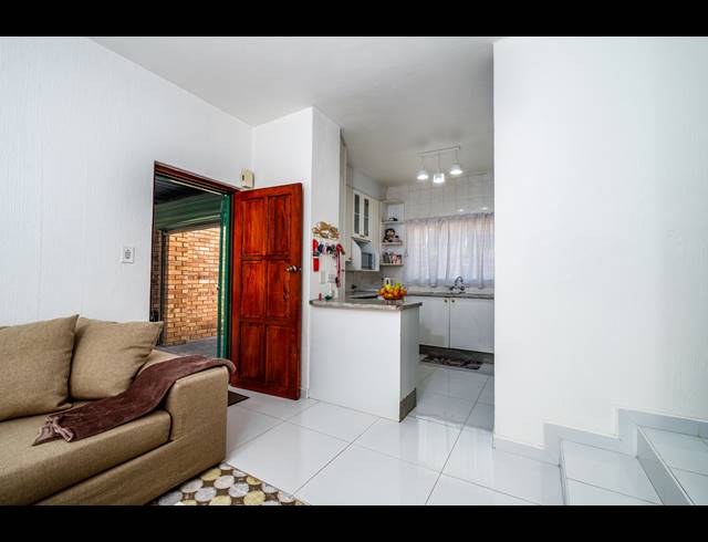 4 BEDROOM TOWNHOUSE FOR SALE IN BROMHOF